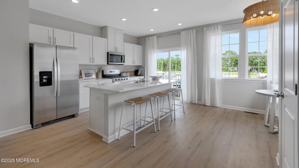 Foto principal - 26 Bay Pkwy