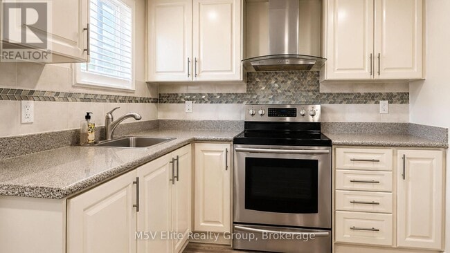 Building Photo - 49 Ribbon Dr