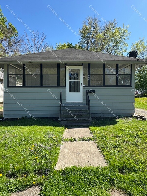 Primary Photo - 2002 Kentucky Ave
