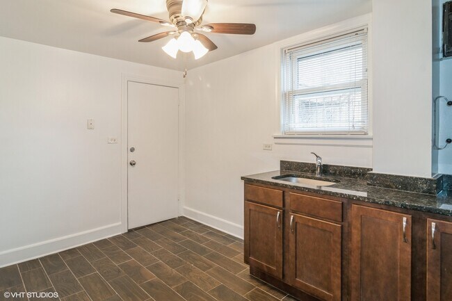 8910 Grand Ave Unit Gn River Grove Il 60171 Condo For Rent In River Grove Il Apartments Com