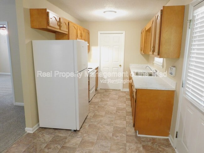 Foto del edificio - 2705 Ralph Johns St