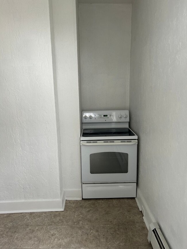 Building Photo - 24 N East St