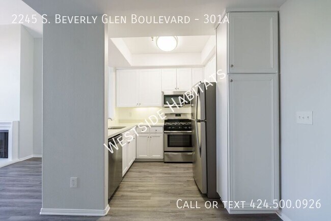 Building Photo - 2245 S Beverly Glen Blvd