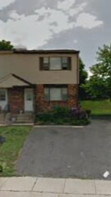 33-35 Aston Court - 33-35 Aston Ct