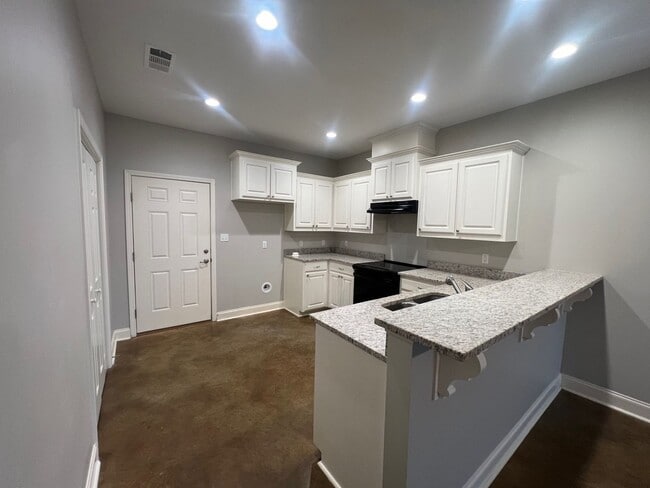 Building Photo - Vincent Road Townhomes
