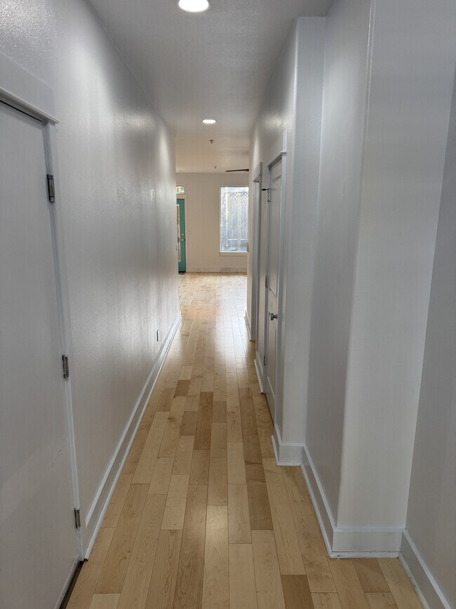 Foto del edificio - 1924 NE 50th Way