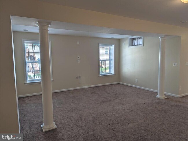 Foto del edificio - 9537 Evergreen Circle