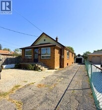 Building Photo - 914 Riverdale Ave