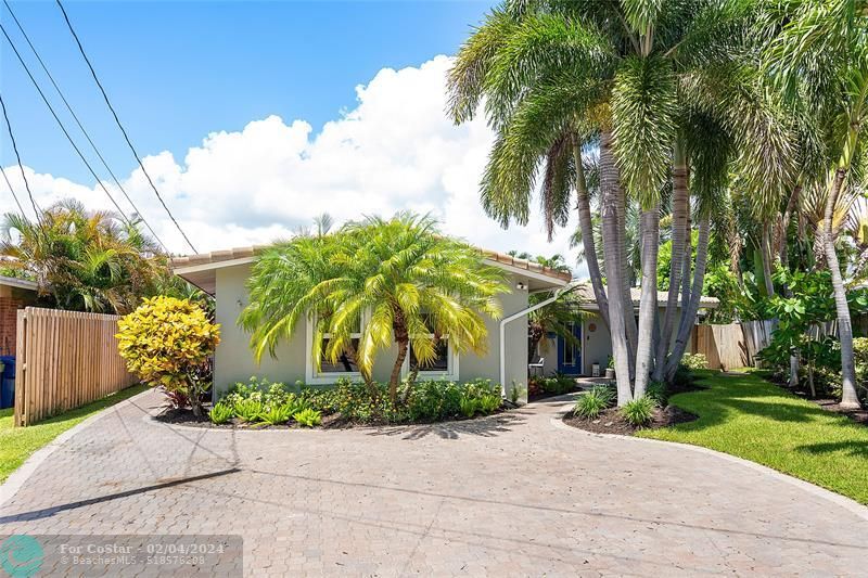Foto principal - 100 NE 30th St