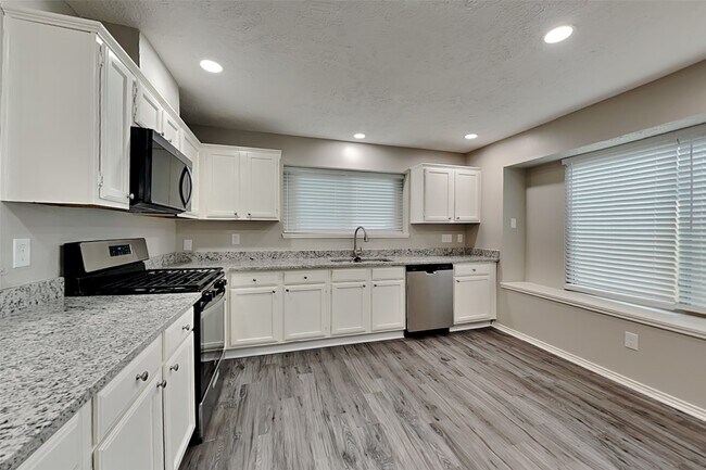 Building Photo - 19011 Keyturn Ln