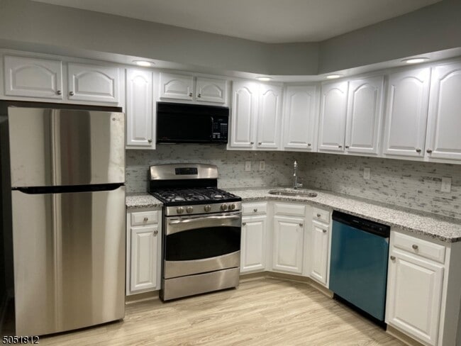 Building Photo - 511 Dunn Cir