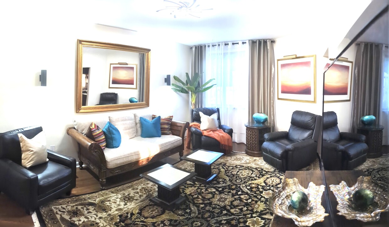 Primary Photo - 956 Greenfield Ave