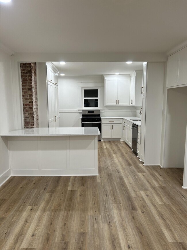 Foto del edificio - 3104 W Markham St