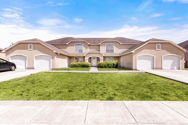 Foto del edificio - 3119 Douglas Fir Dr