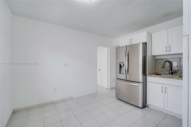 Foto del edificio - 3437 SW 25th St