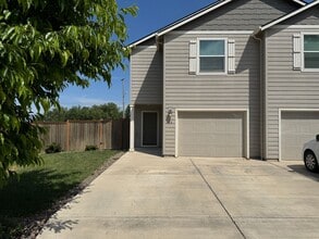 Building Photo - 53 Hillview Ln 1