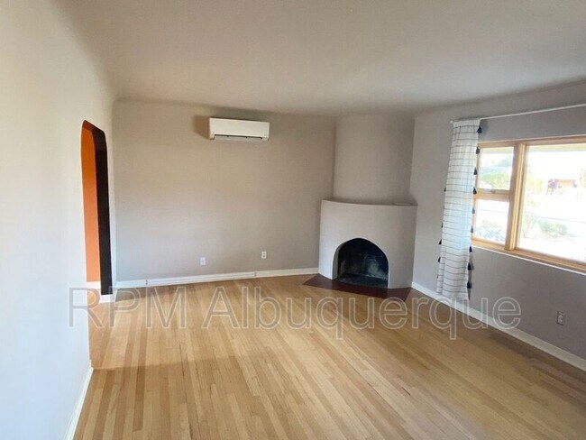 Foto del edificio - 4216 Roma Ave NE