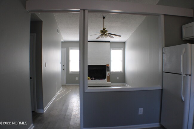 Building Photo - 107 Hickory Grove Dr