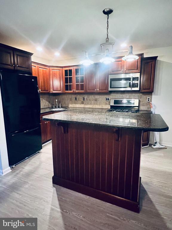 Foto del edificio - 747 Seawall Rd