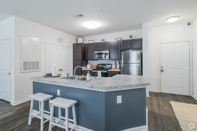 2BR, 2BA - 1,009SF - Kitchen - Channel Family Apartment Homes