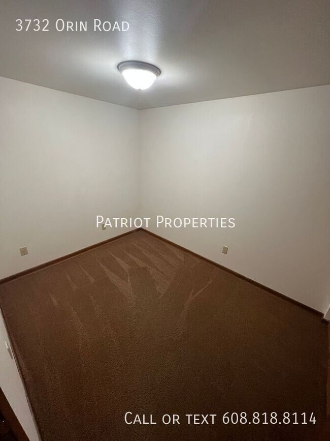 Building Photo - 1 bed/1 bath plus den in Madison, WI!