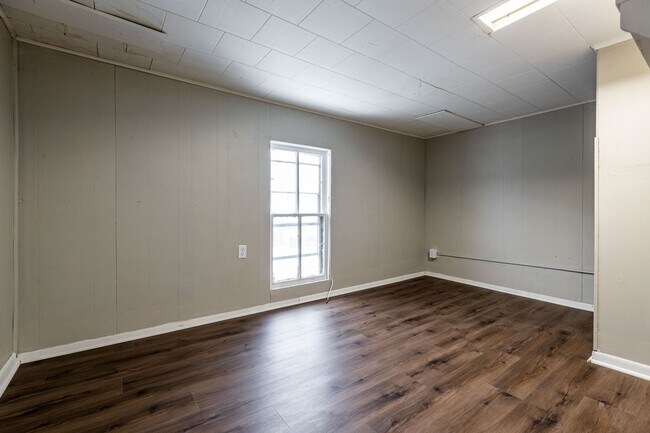 Building Photo - nre512