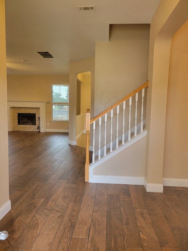 Foto del edificio - HUGE 4-5 BEDROOM IN HARKER HEIGHTS - OVER 2700 SQ FT