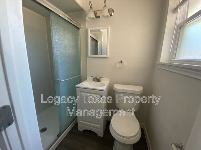 Building Photo - 211 S Nolan River Rd