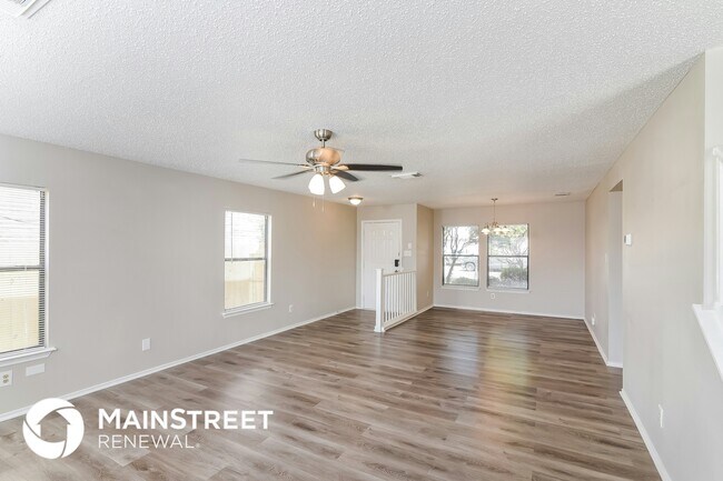 Foto del edificio - 1218 Crossing Oaks