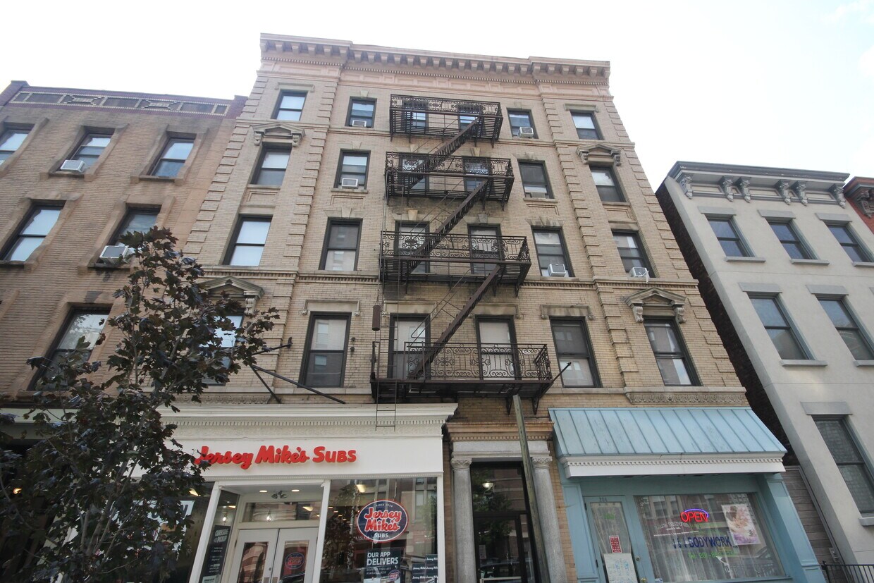 Primary Photo - 204 Hudson St