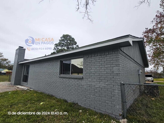 Building Photo - BEAUTIFUL HOME IN LIVINGSTON. MOVE IN READY!.