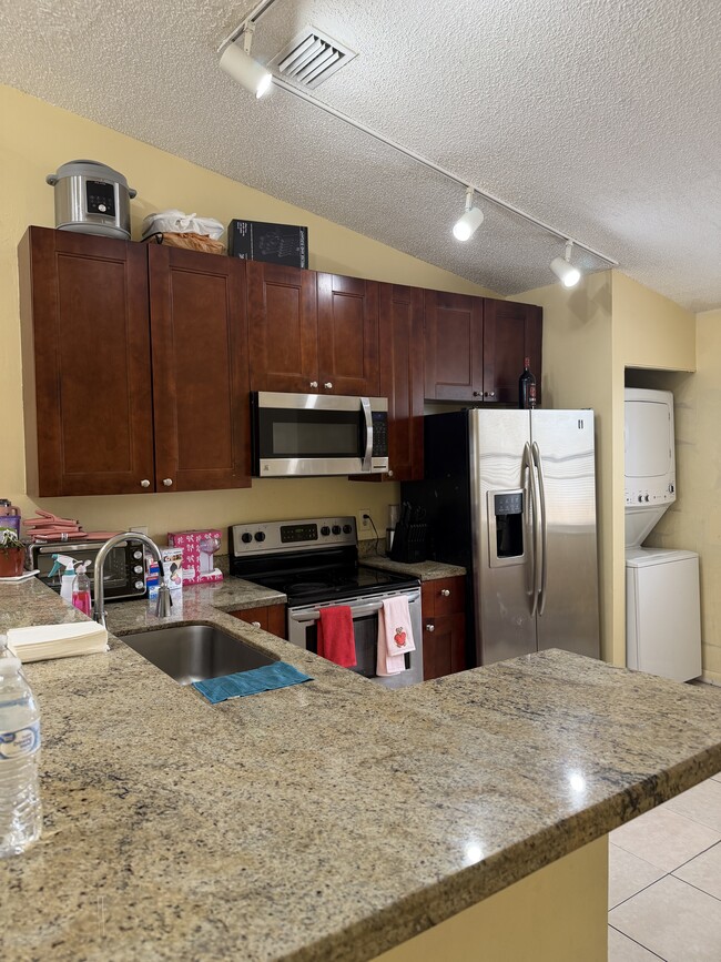 Foto del edificio - 2521 NW 56th Ave