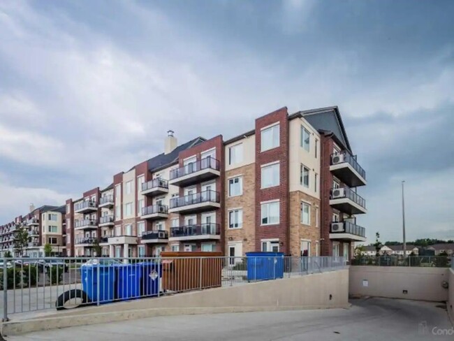 Building Photo - 62 Sky Harbour Dr