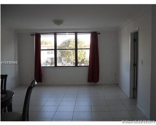 Foto del edificio - 3702 NE 171st St