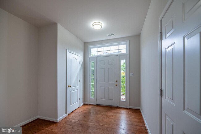 Building Photo - 12972 Park Crescent Cir