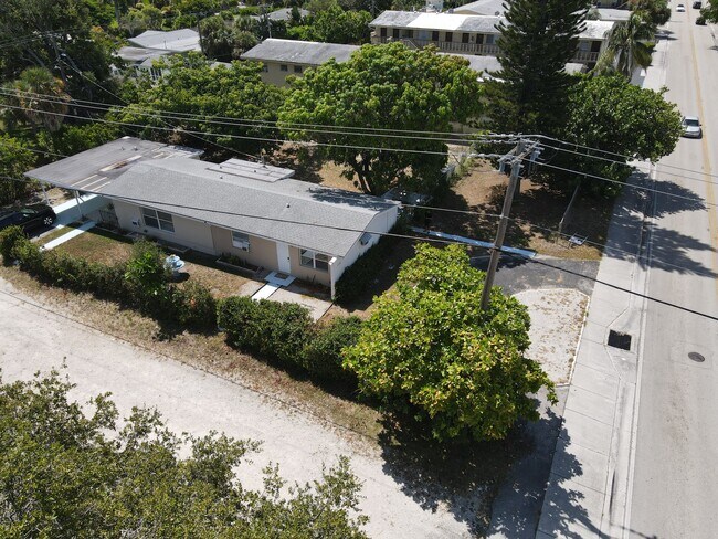 Building Photo - 1302 S Federal Hwy