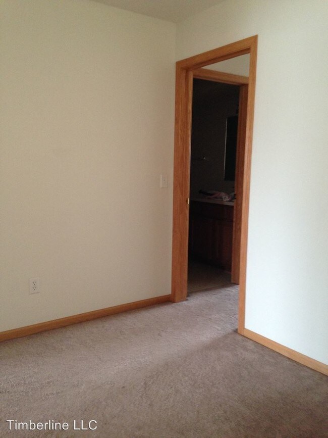 Building Photo - 7300 N 18th St