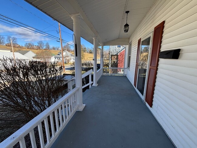 Foto del edificio - 14 W Carrollton Ave