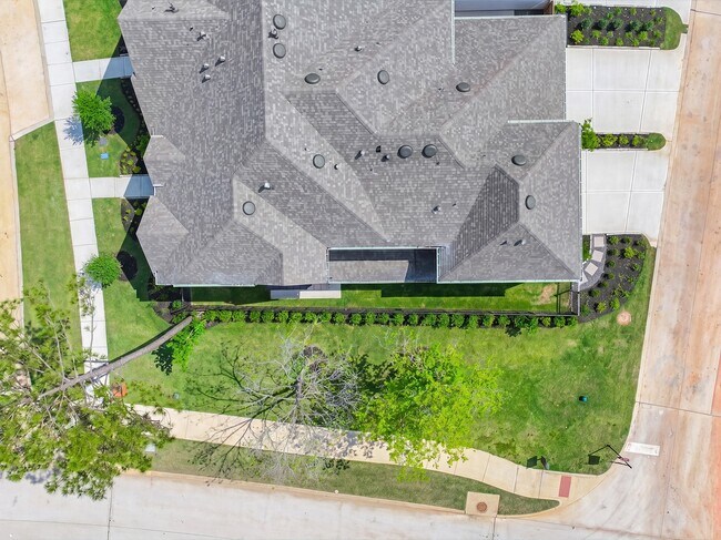 Foto del edificio - 304 Fields Ln