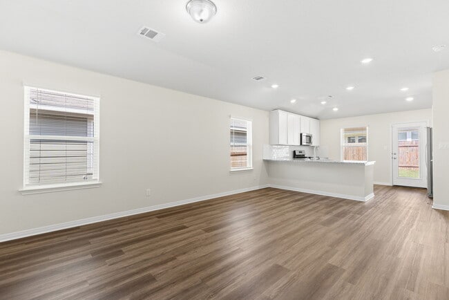 Foto del edificio - 821 Sun Grove Trl