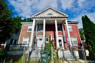 Building Photo - 270 East Ave