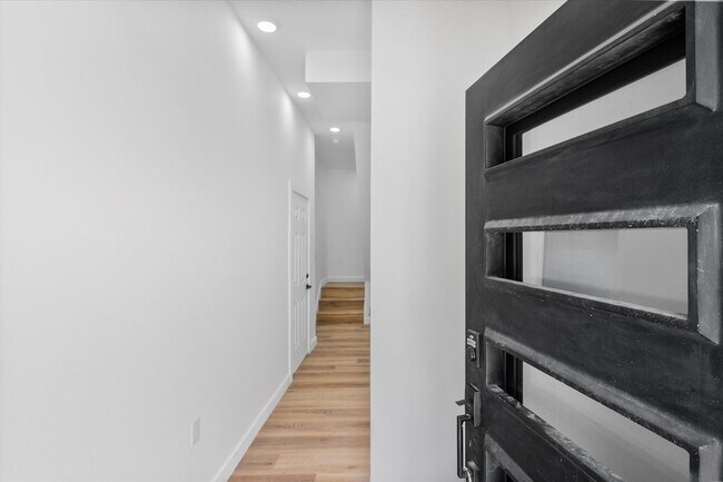 Foto del edificio - Spacious Townhouse in Dallas