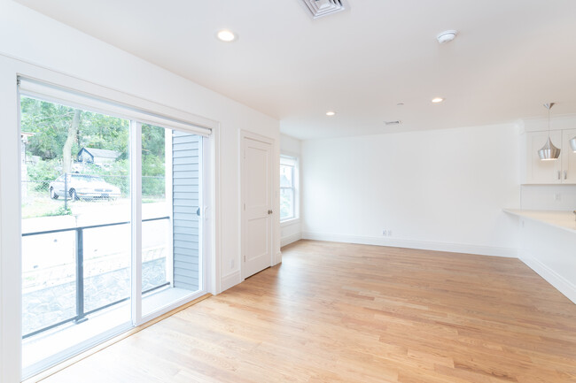 Building Photo - 121 Fisher Ave