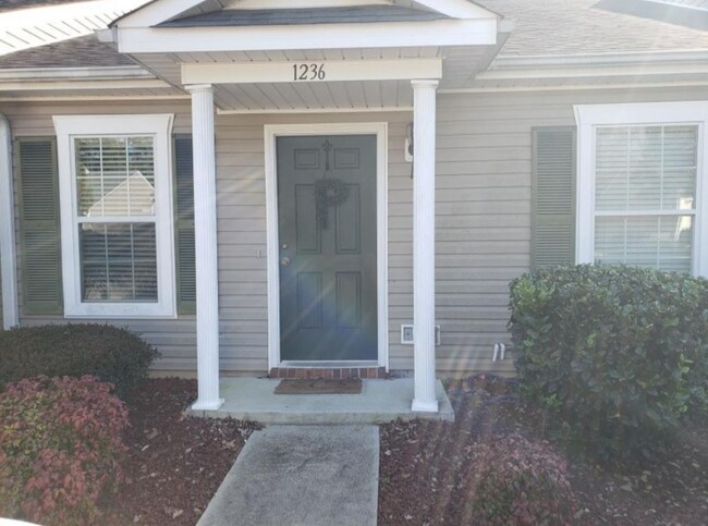 Building Photo - 1236 Longpoint Dr