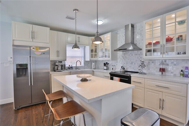 Foto del edificio - 4633 SW 13th St