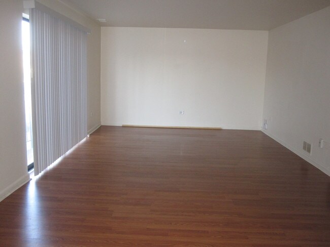 Foto del edificio - 2310 N Harlem Ave