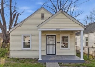 Building Photo - 2707 Montana Ave