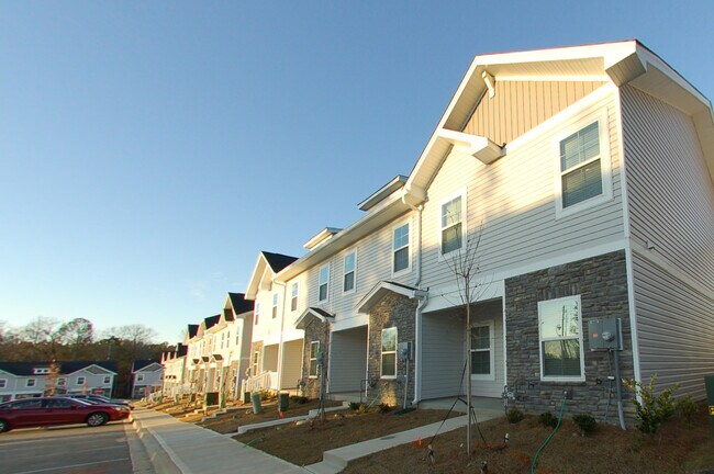 Foto del edificio - 916 Drake Grove Ln