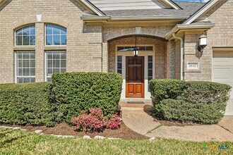 Building Photo - 2632 Henley Dr