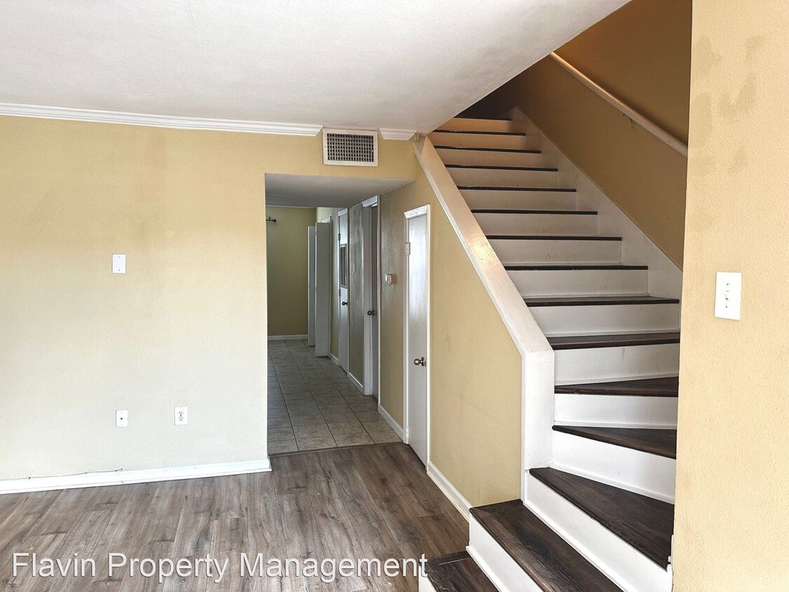 Primary Photo - 2 br, 2.5 bath House - 10280 W. Winston Av...